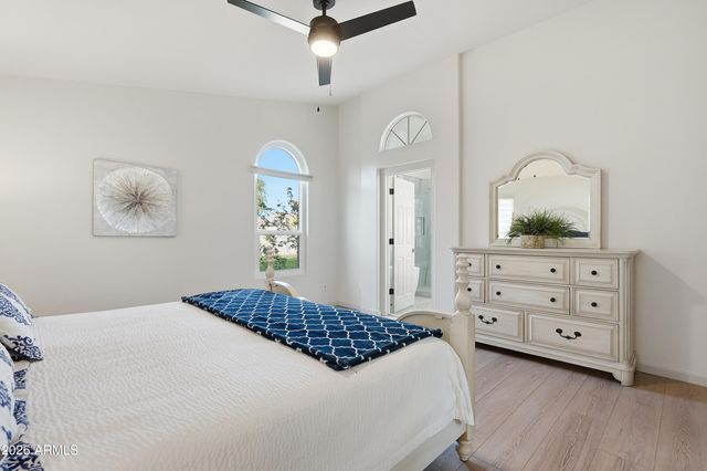 5958 E KELTON Lane, Scottsdale, AZ 85254