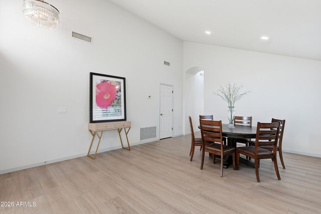 5958 E KELTON Lane, Scottsdale, AZ 85254