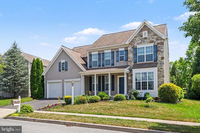 2281 FLINTLOCK DR, Hummelstown, PA 17036