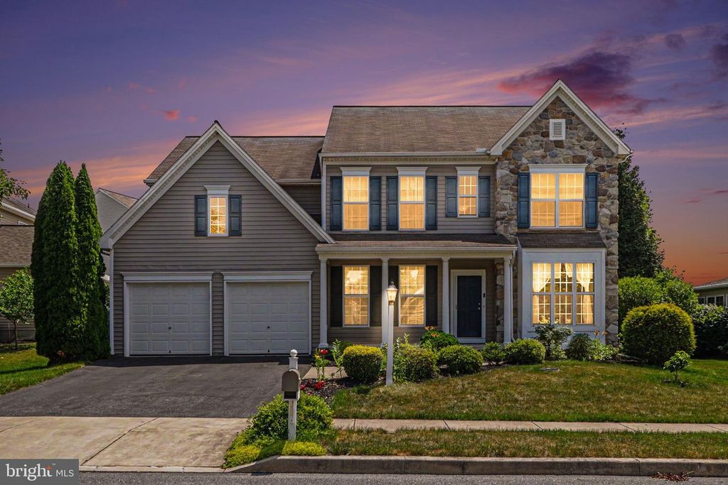 2281 FLINTLOCK DR, Hummelstown, PA 17036