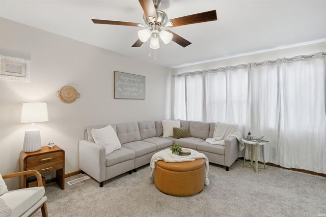 800 N Knight Circle, Marion, IN 46952