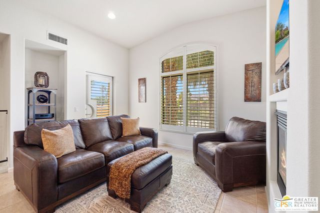 1015 Villorrio Drive S, Palm Springs, CA 92262