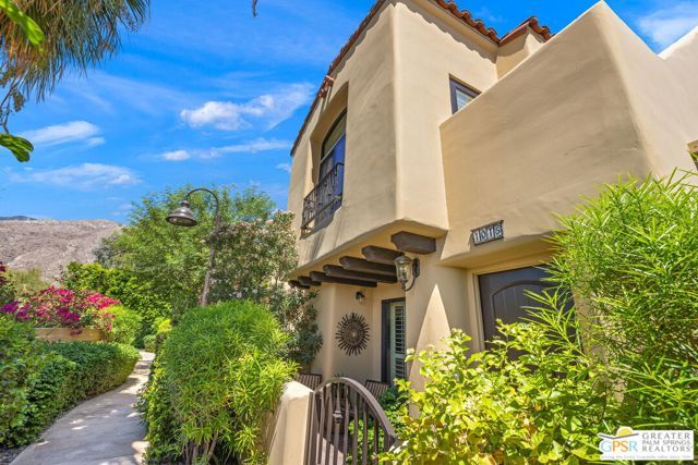 1015 Villorrio Drive S, Palm Springs, CA 92262