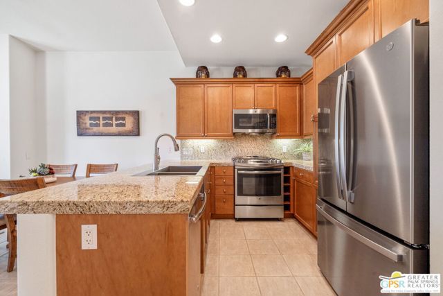 1015 Villorrio Drive S, Palm Springs, CA 92262
