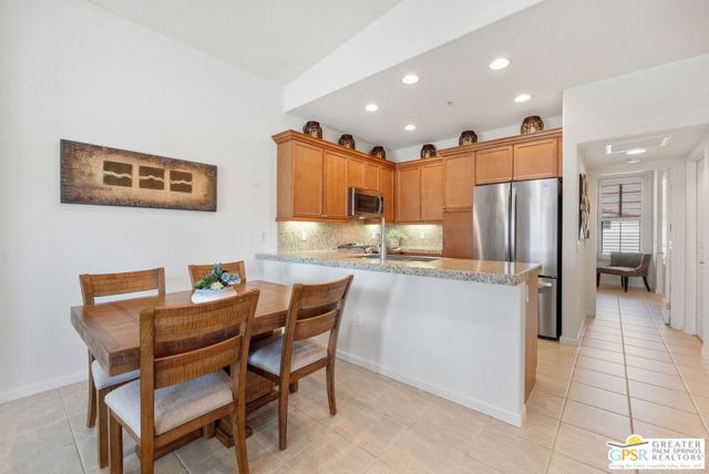 1015 Villorrio Drive S, Palm Springs, CA 92262
