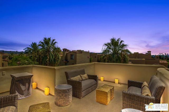 1015 Villorrio Drive S, Palm Springs, CA 92262