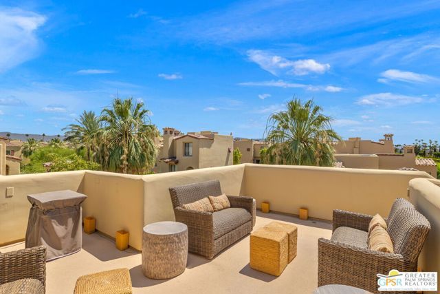 1015 Villorrio Drive S, Palm Springs, CA 92262