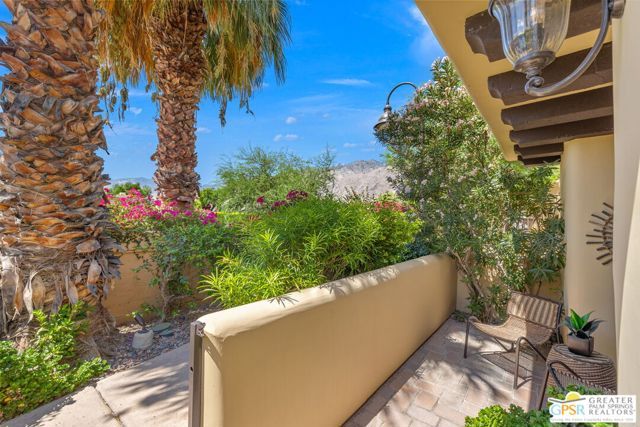 1015 Villorrio Drive S, Palm Springs, CA 92262