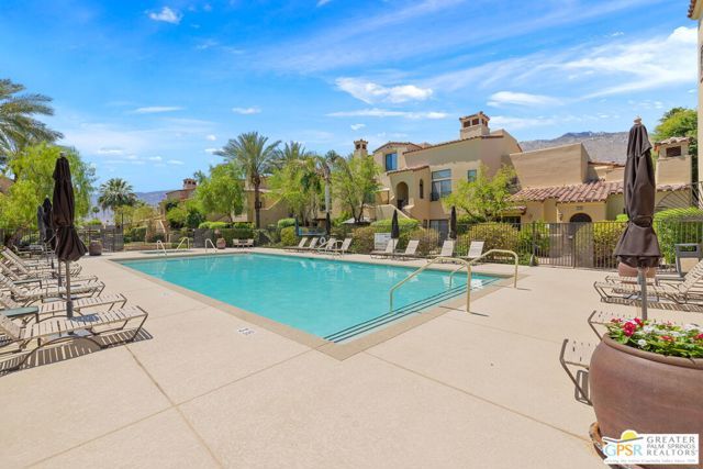 1015 Villorrio Drive S, Palm Springs, CA 92262