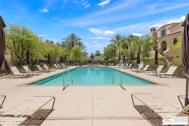 1015 Villorrio Drive S, Palm Springs, CA 92262