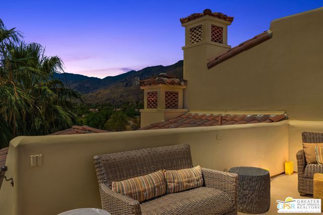 1015 Villorrio Drive S, Palm Springs, CA 92262