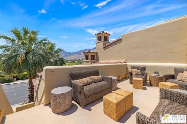 1015 Villorrio Drive S, Palm Springs, CA 92262