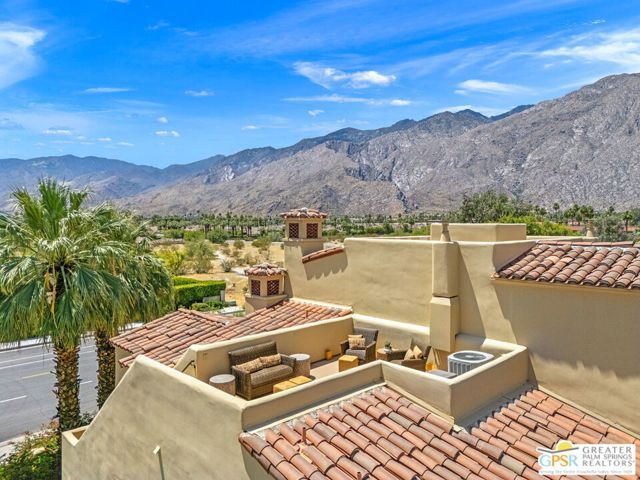 1015 Villorrio Drive S, Palm Springs, CA 92262