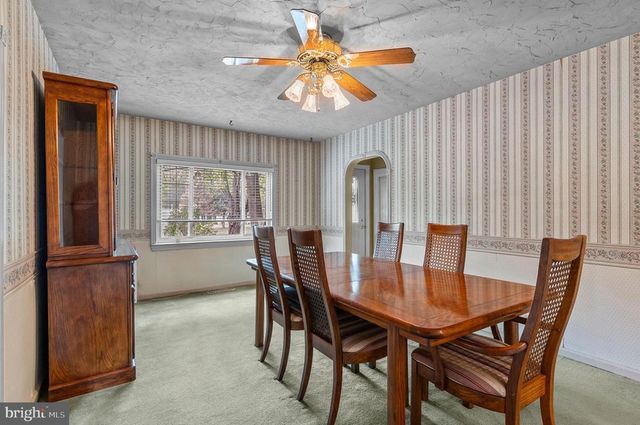 102 WAVERLY AVE, Mount Laurel, NJ 08054