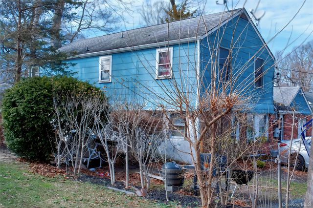 26 Palm Road, Rocky Point, NY 11778