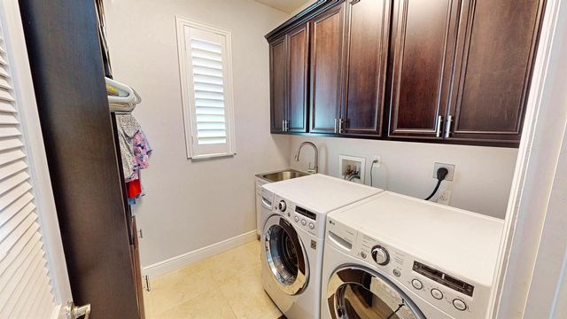 9727 SW Chestwood Avenue, Port St. Lucie, FL 34987
