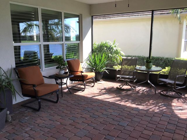 9727 SW Chestwood Avenue, Port St. Lucie, FL 34987