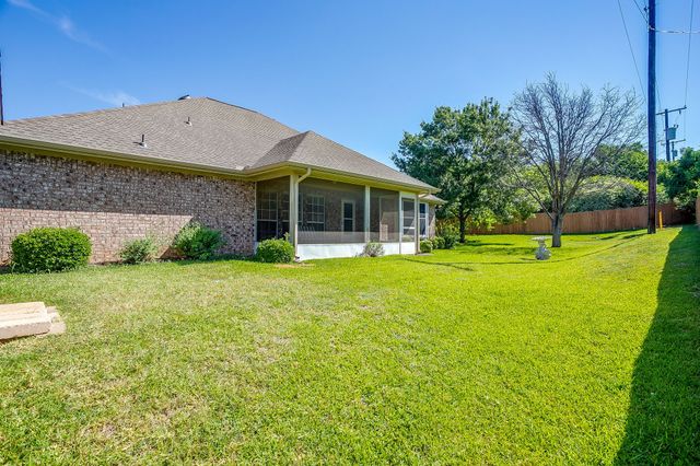 1509 Oak Tree Circle, Weatherford, TX 76086