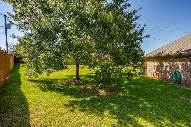 1509 Oak Tree Circle, Weatherford, TX 76086