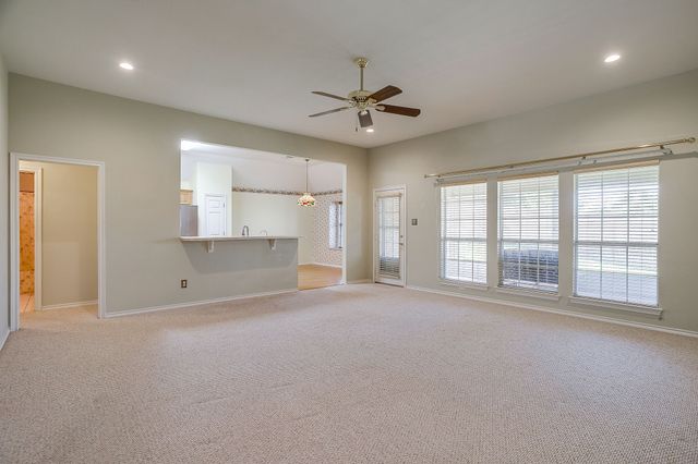 1509 Oak Tree Circle, Weatherford, TX 76086