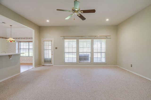 1509 Oak Tree Circle, Weatherford, TX 76086