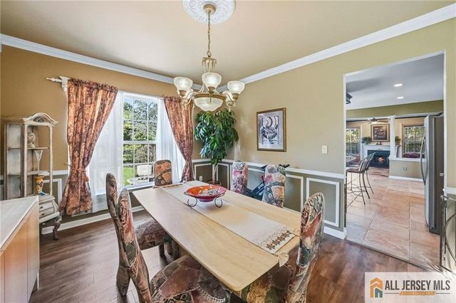 38 Maplehurst Lane, Piscataway, NJ 08854