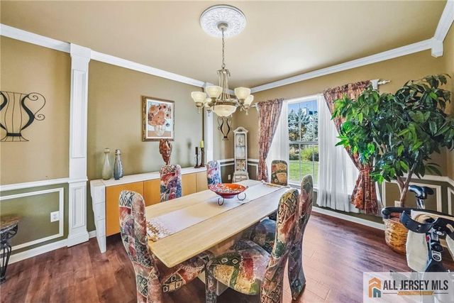 38 Maplehurst Lane, Piscataway, NJ 08854