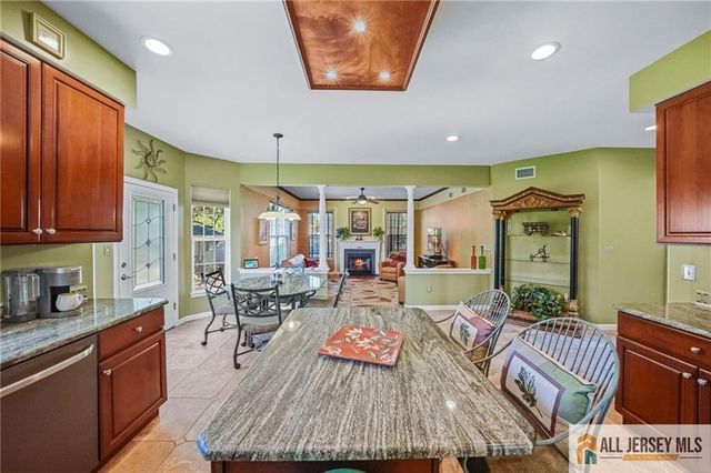 38 Maplehurst Lane, Piscataway, NJ 08854