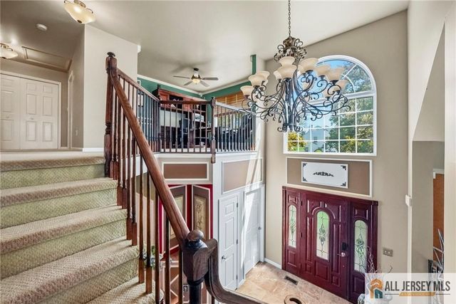38 Maplehurst Lane, Piscataway, NJ 08854