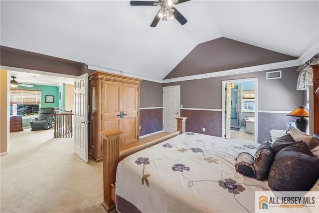 38 Maplehurst Lane, Piscataway, NJ 08854