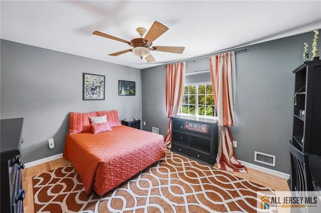 38 Maplehurst Lane, Piscataway, NJ 08854