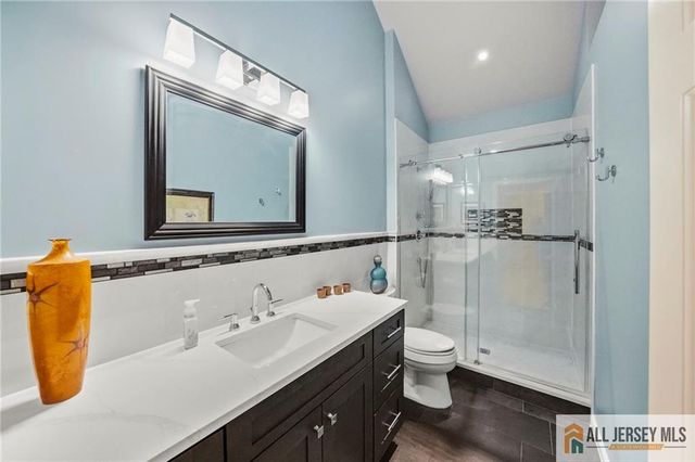 38 Maplehurst Lane, Piscataway, NJ 08854