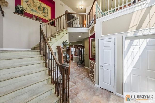 38 Maplehurst Lane, Piscataway, NJ 08854