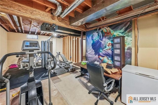 38 Maplehurst Lane, Piscataway, NJ 08854