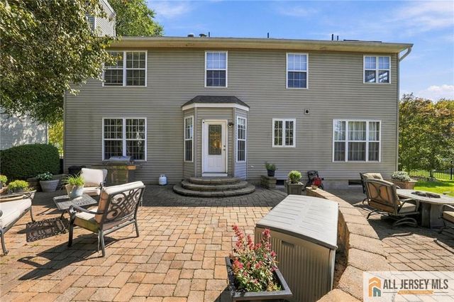 38 Maplehurst Lane, Piscataway, NJ 08854