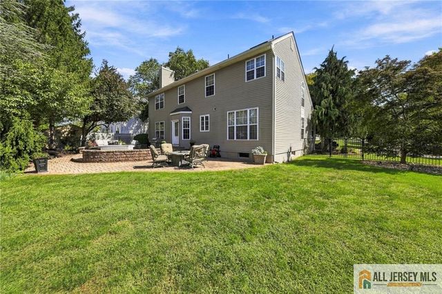 38 Maplehurst Lane, Piscataway, NJ 08854