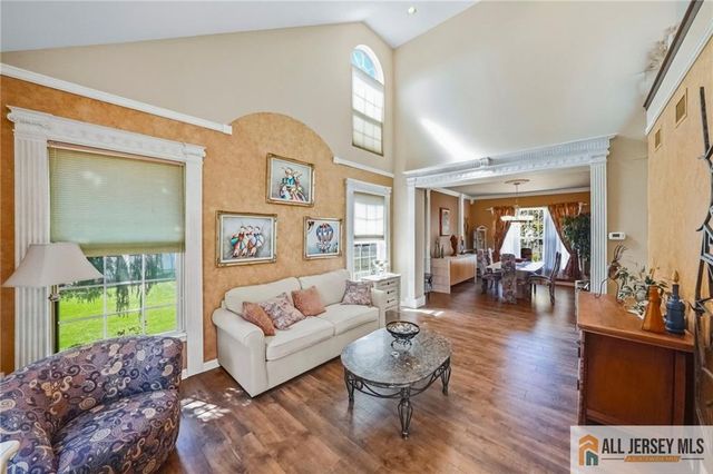 38 Maplehurst Lane, Piscataway, NJ 08854