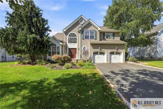 38 Maplehurst Lane, Piscataway, NJ 08854