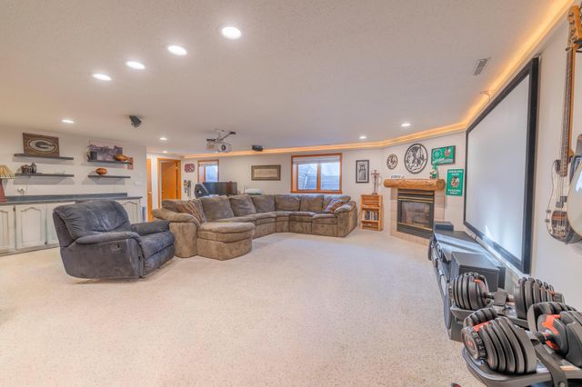 2408 16th Avenue S, Fargo, ND 58103