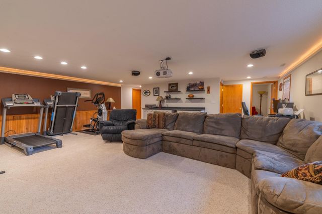 2408 16th Avenue S, Fargo, ND 58103