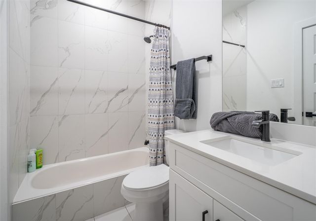 316 Thornton Road, Houston, TX 77018