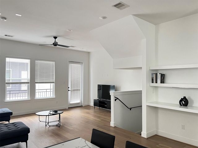 316 Thornton Road, Houston, TX 77018