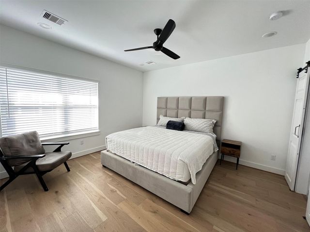 316 Thornton Road, Houston, TX 77018