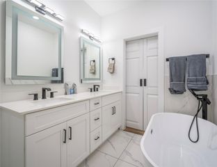 316 Thornton Road, Houston, TX 77018