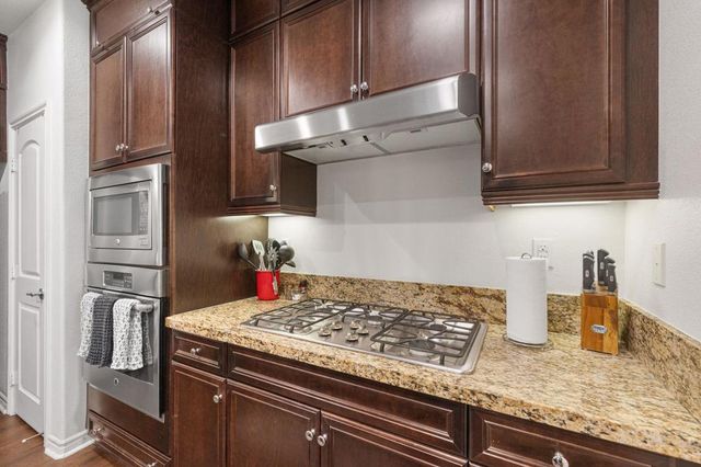 565 Via De La Paz, Palm Desert, CA 92211