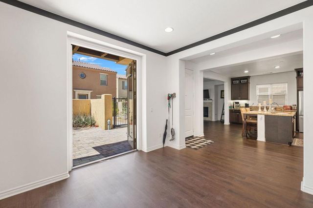 565 Via De La Paz, Palm Desert, CA 92211