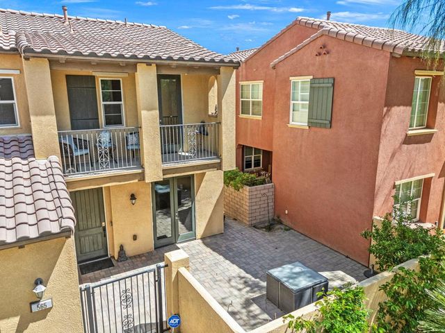 565 Via De La Paz, Palm Desert, CA 92211