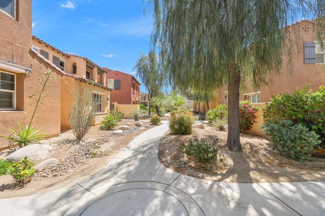 565 Via De La Paz, Palm Desert, CA 92211