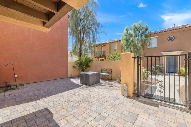 565 Via De La Paz, Palm Desert, CA 92211