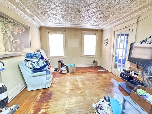 579 6th Avenue, Troy, NY 12182